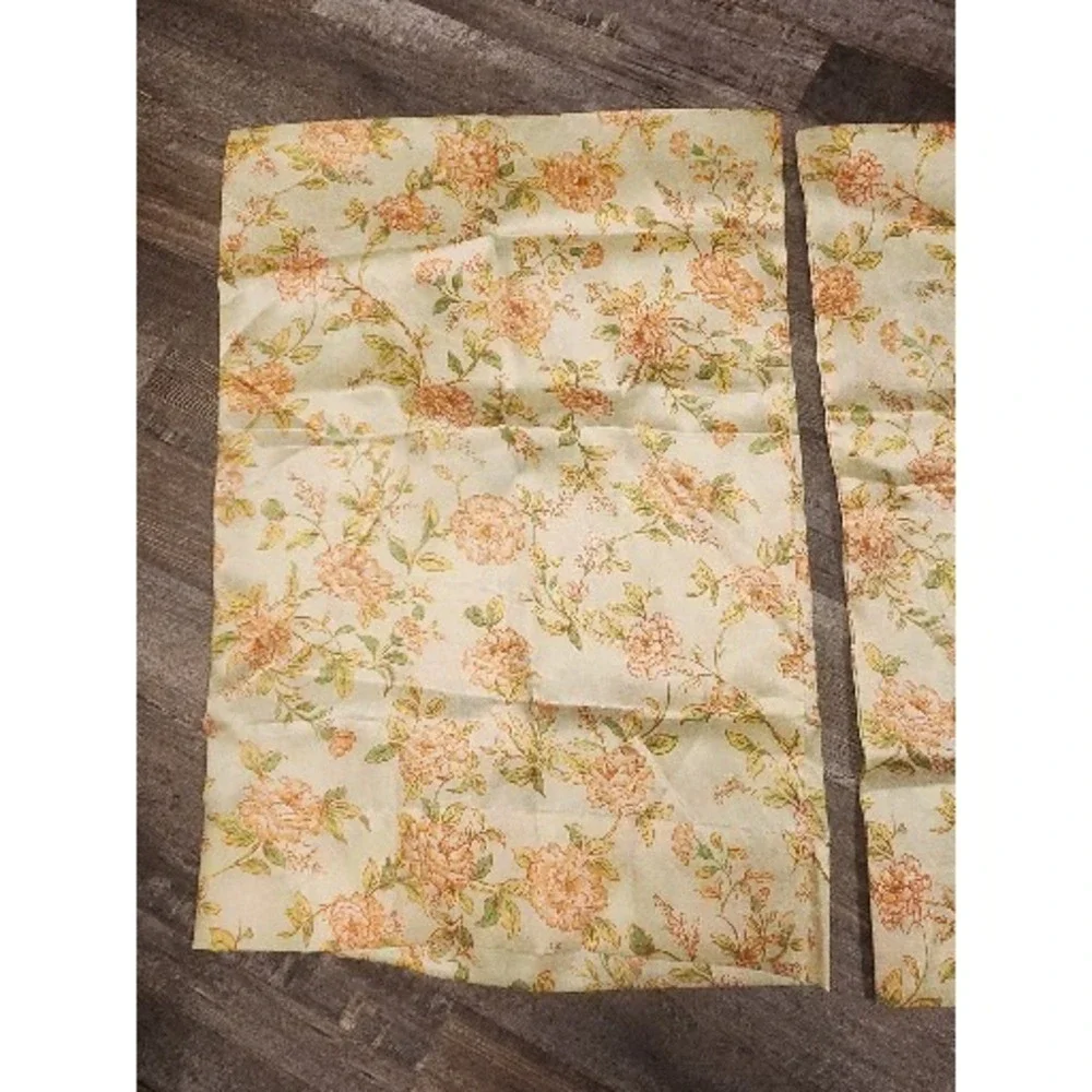 Vintage  Pillow Case Blossom‎ Satin Festival Yellow Gold Floral Excellent